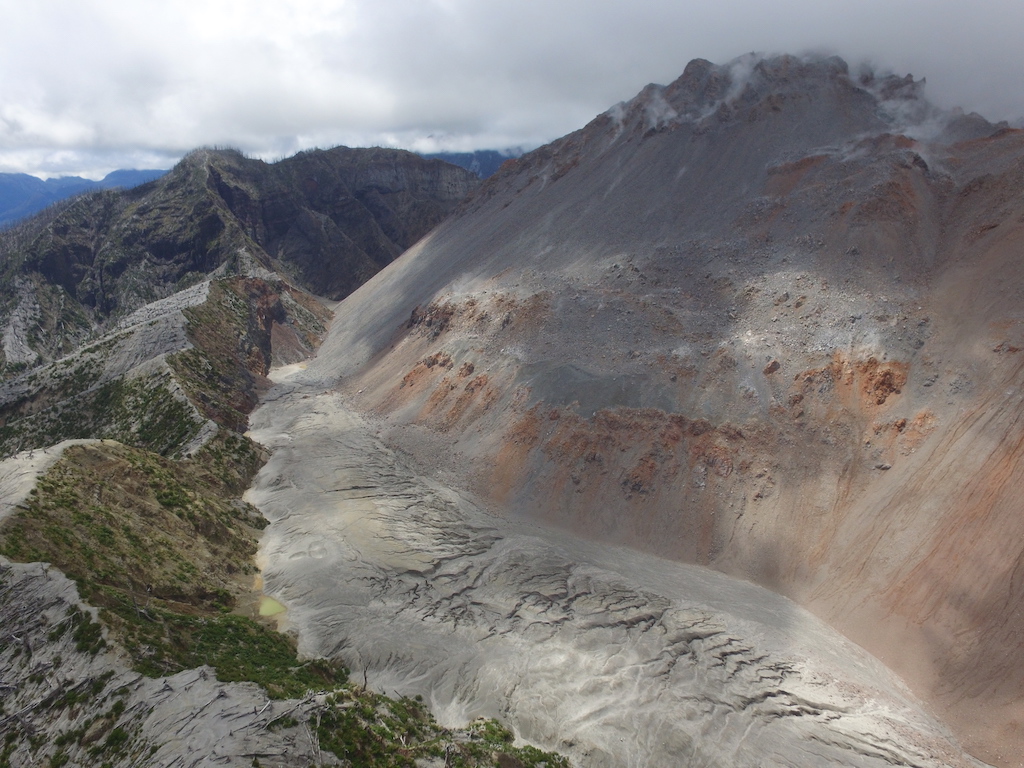 Cráter del volcán Chaitén